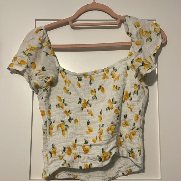 Medium, Abercrombie and Fitch crop top! - Picture 2 of 2